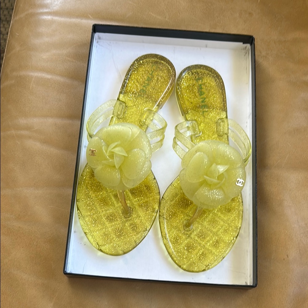 CHANEL Women's Camellia Coco Mark Rubber Beach Sandals Size EU 37 In Yellow